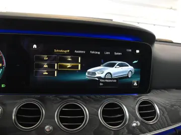 MERCEDES-BENZ E 300 de 9G AMG LINE PANORAMA 360 -KAMERA