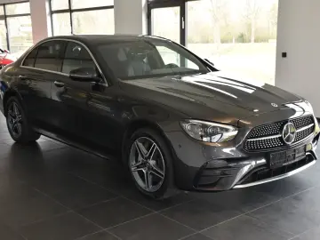 MERCEDES-BENZ E 300 de 9G AMG LINE PANORAMA 360 -KAMERA