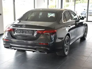 MERCEDES-BENZ E 300 de 9G AMG LINE PANORAMA 360 -KAMERA