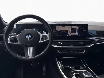 BMW X5 xDr30d MSpo Pro SkyLounge IcGlow SoftClo Ventilation