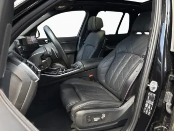 BMW X5 xDr30d MSpo Pro SkyLounge IcGlow SoftClo Ventilation