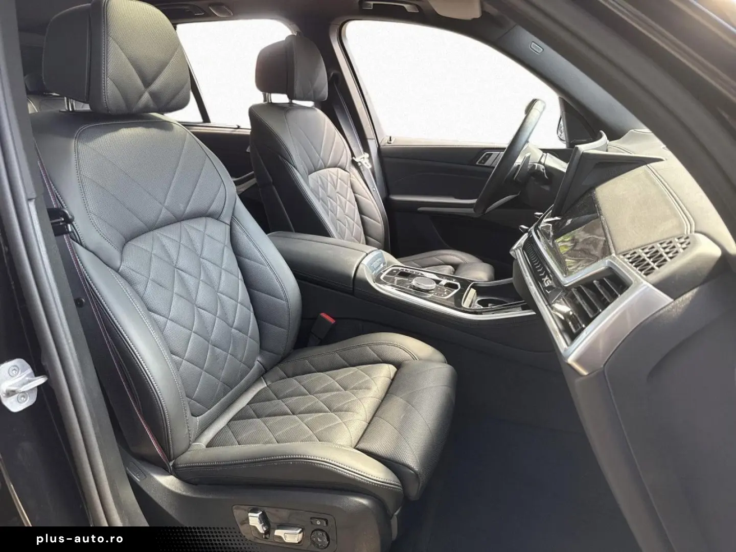 BMW X5 xDr30d MSpo Pro SkyLounge IcGlow SoftClo Ventilation