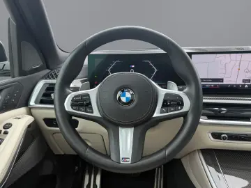 BMW X5 xDr30d MSpo Massage Ventilation 360 H&K