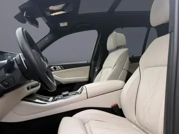 BMW X5 xDr30d MSpo Massage Ventilation 360 H&K