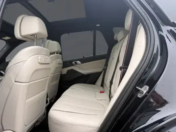 BMW X5 xDr30d MSpo Massage Ventilation 360 H&K