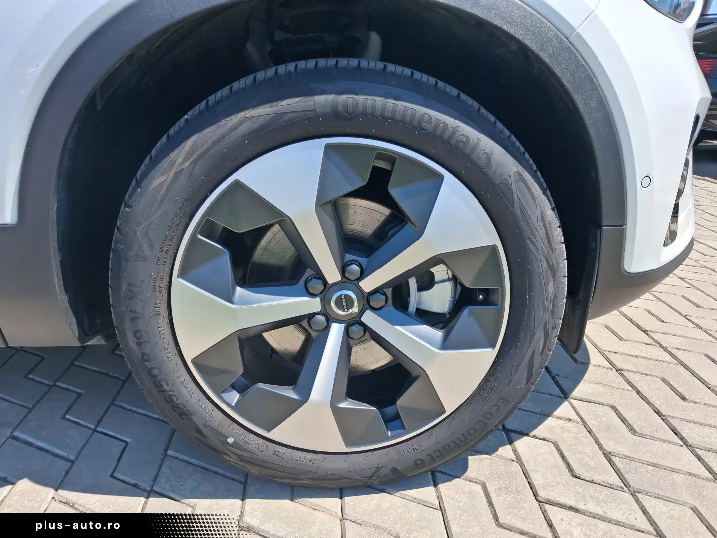 Volvo XC 40 B4 AT FWD MHEV Ultra Dark