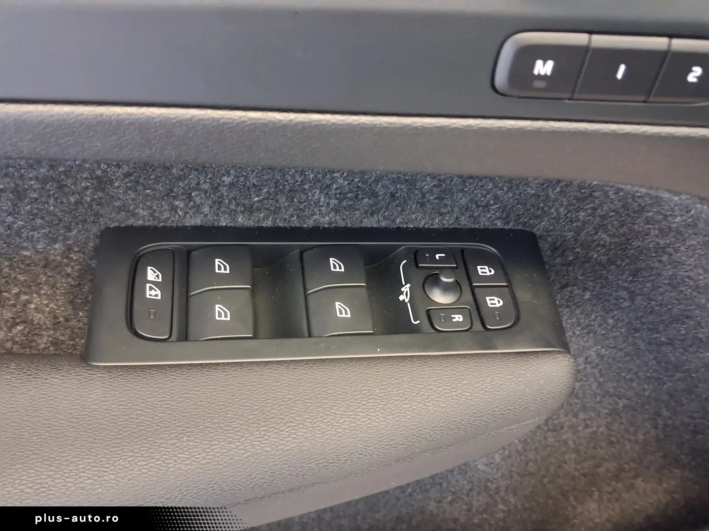Volvo XC 40 B4 AT FWD MHEV Ultra Dark