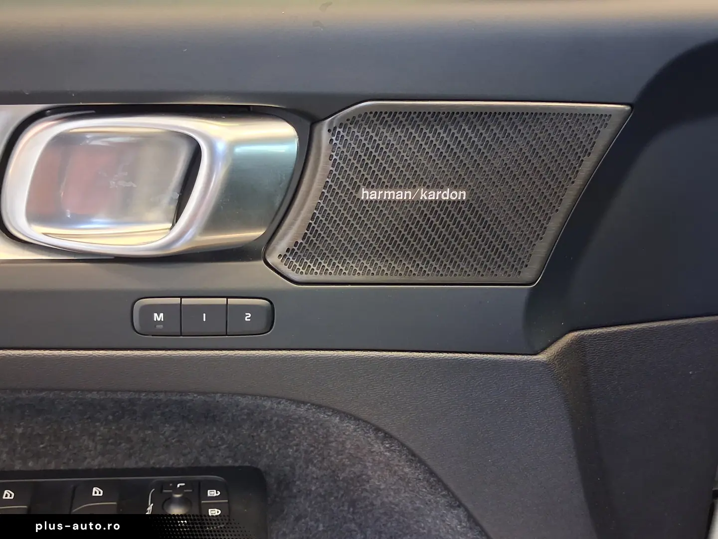 Volvo XC 40 B4 AT FWD MHEV Ultra Dark