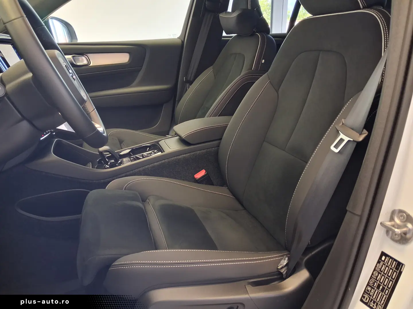 Volvo XC 40 B4 AT FWD MHEV Ultra Dark