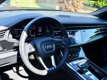 Audi SQ8 4.0 TFSI quattro 507 CP