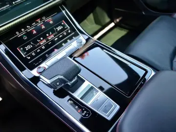 Audi SQ8 4.0 TFSI quattro 507 CP