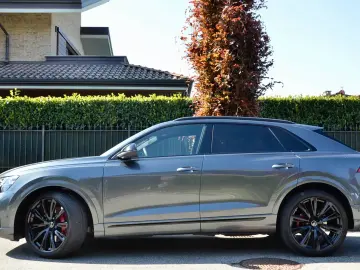 Audi SQ8 4.0 TFSI quattro 507 CP
