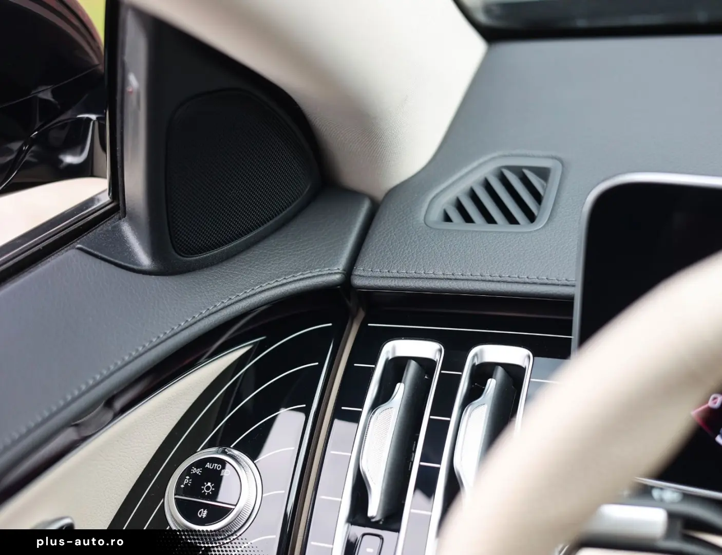 MERCEDES-BENZ S450e   Pano - HUD