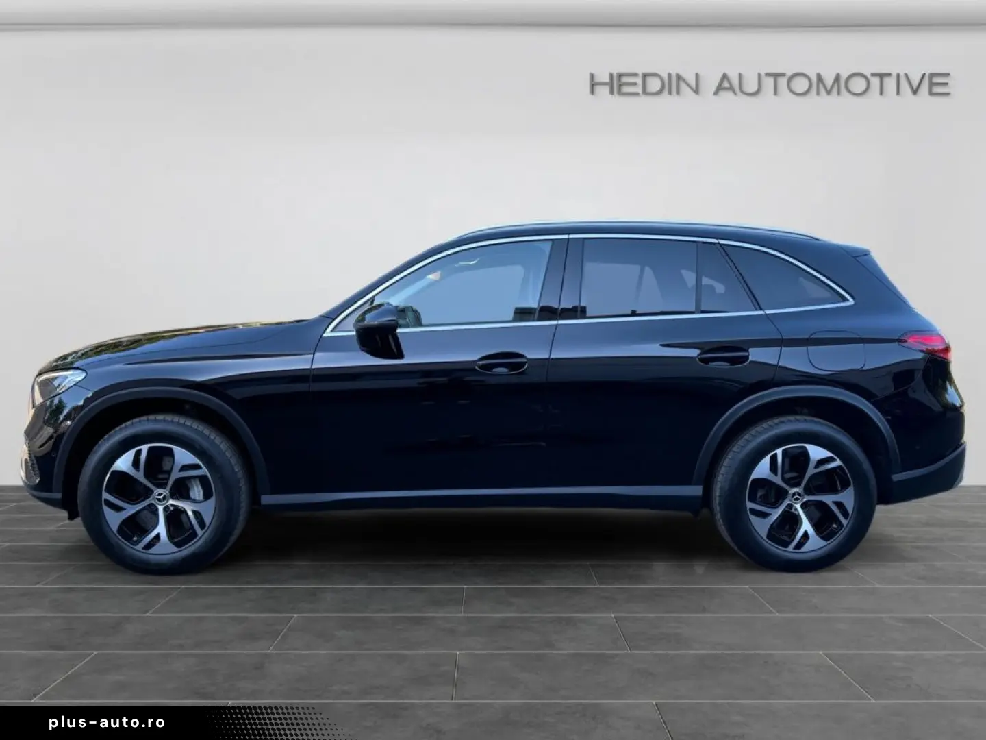 MERCEDES-BENZ GLC 300e 4M AVANTGARDE LED AMBI DISTR KAM SHZ