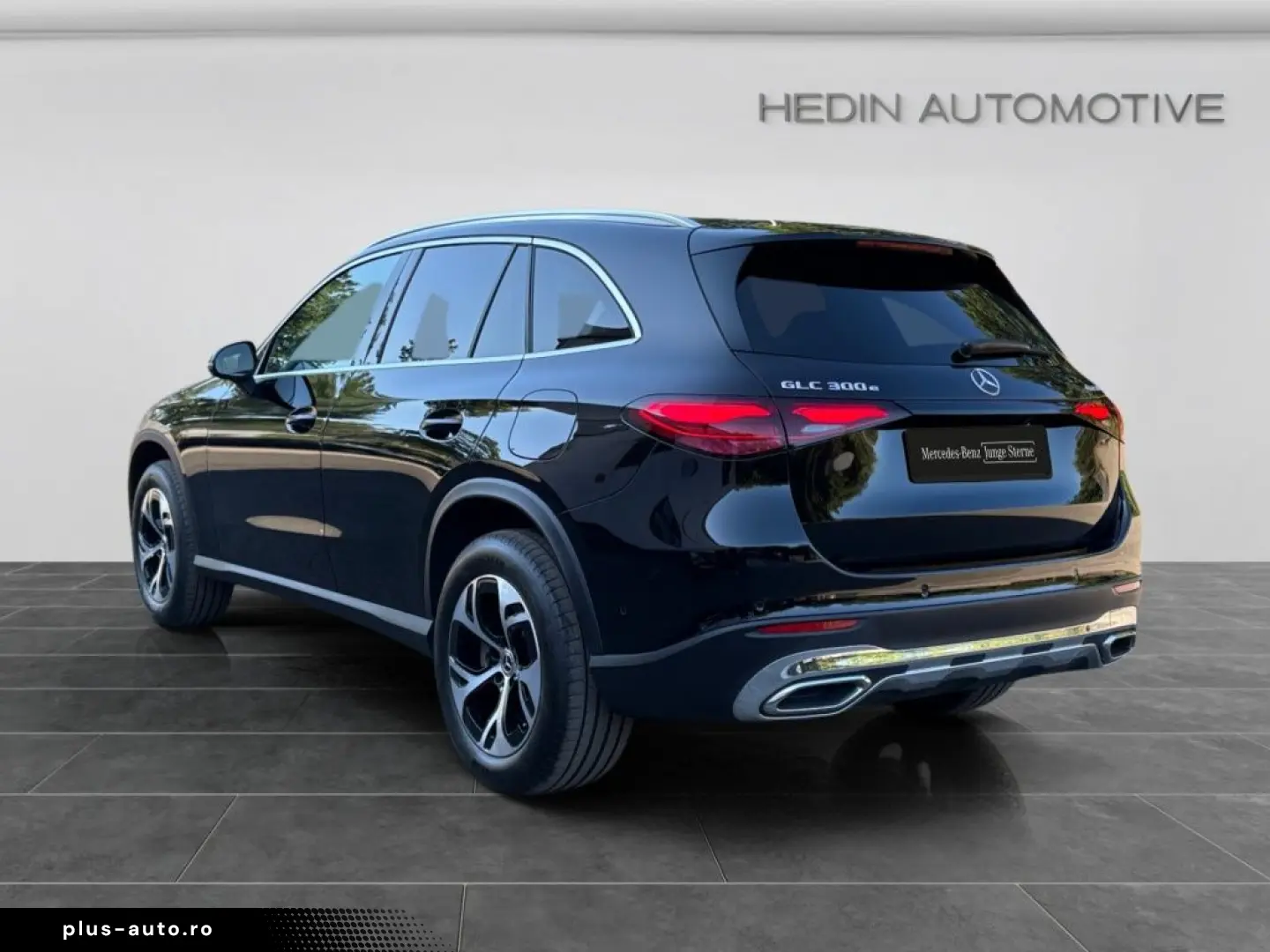MERCEDES-BENZ GLC 300e 4M AVANTGARDE LED AMBI DISTR KAM SHZ