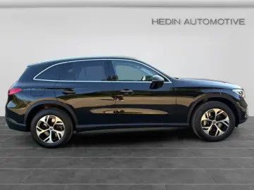 MERCEDES-BENZ GLC 300e 4M AVANTGARDE LED AMBI DISTR KAM SHZ