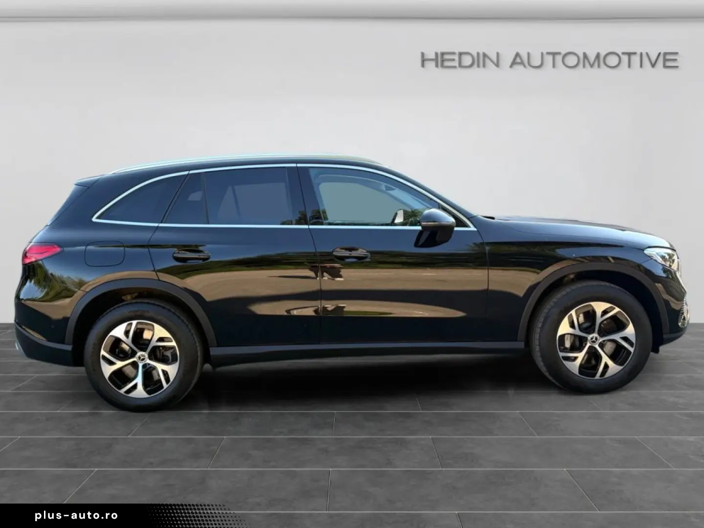 MERCEDES-BENZ GLC 300e 4M AVANTGARDE LED AMBI DISTR KAM SHZ