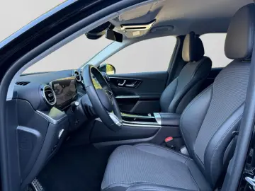 MERCEDES-BENZ GLC 300e 4M AVANTGARDE LED AMBI DISTR KAM SHZ
