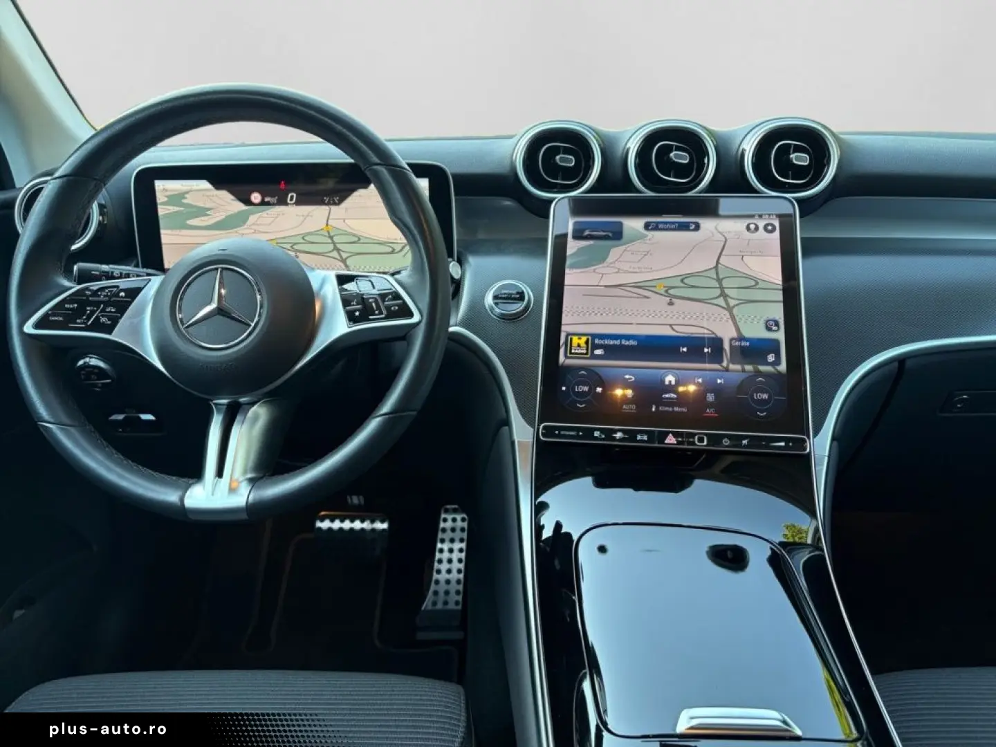 MERCEDES-BENZ GLC 300e 4M AVANTGARDE LED AMBI DISTR KAM SHZ
