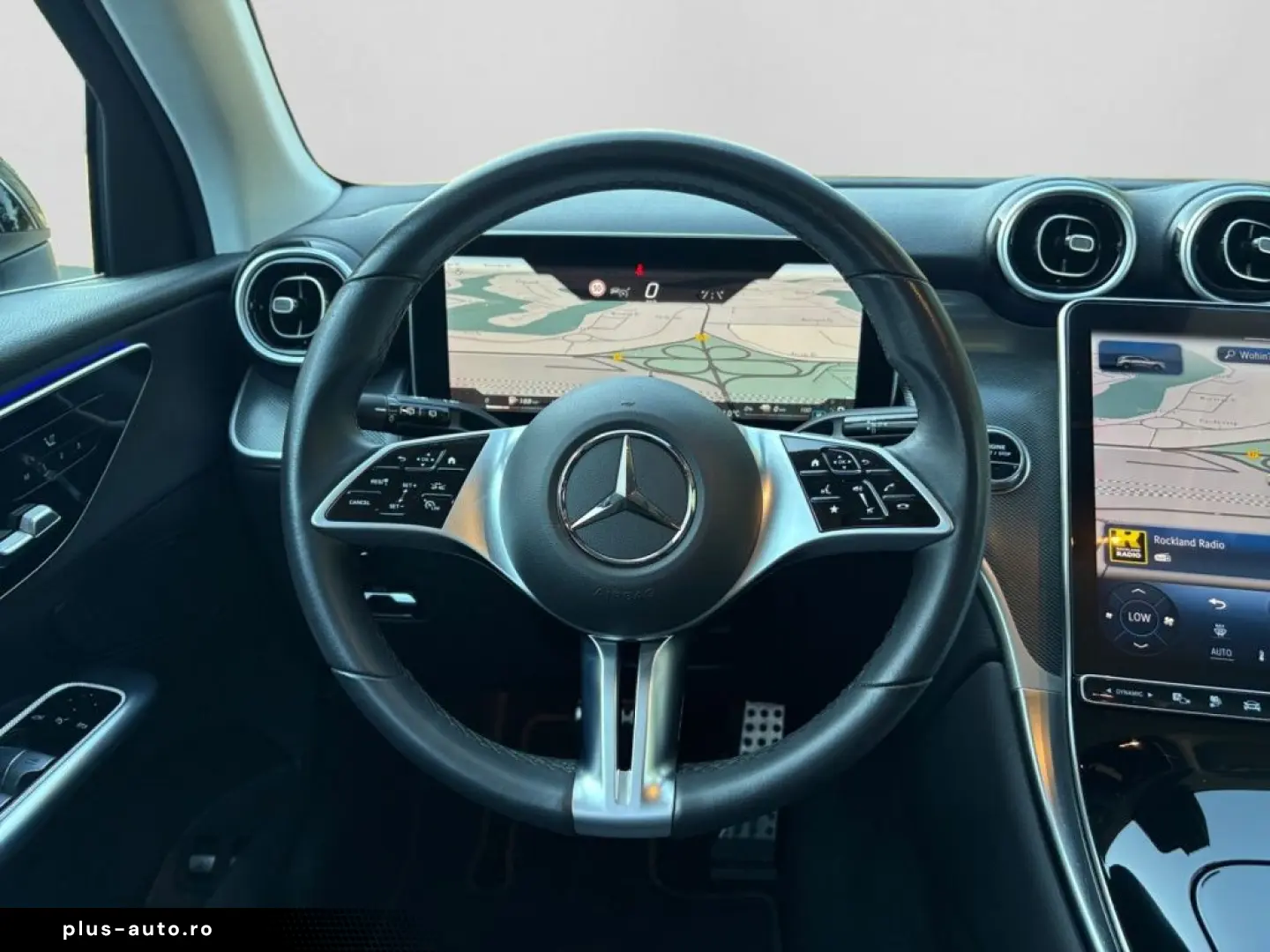MERCEDES-BENZ GLC 300e 4M AVANTGARDE LED AMBI DISTR KAM SHZ