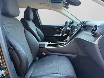 MERCEDES-BENZ GLC 300e 4M AVANTGARDE LED AMBI DISTR KAM SHZ