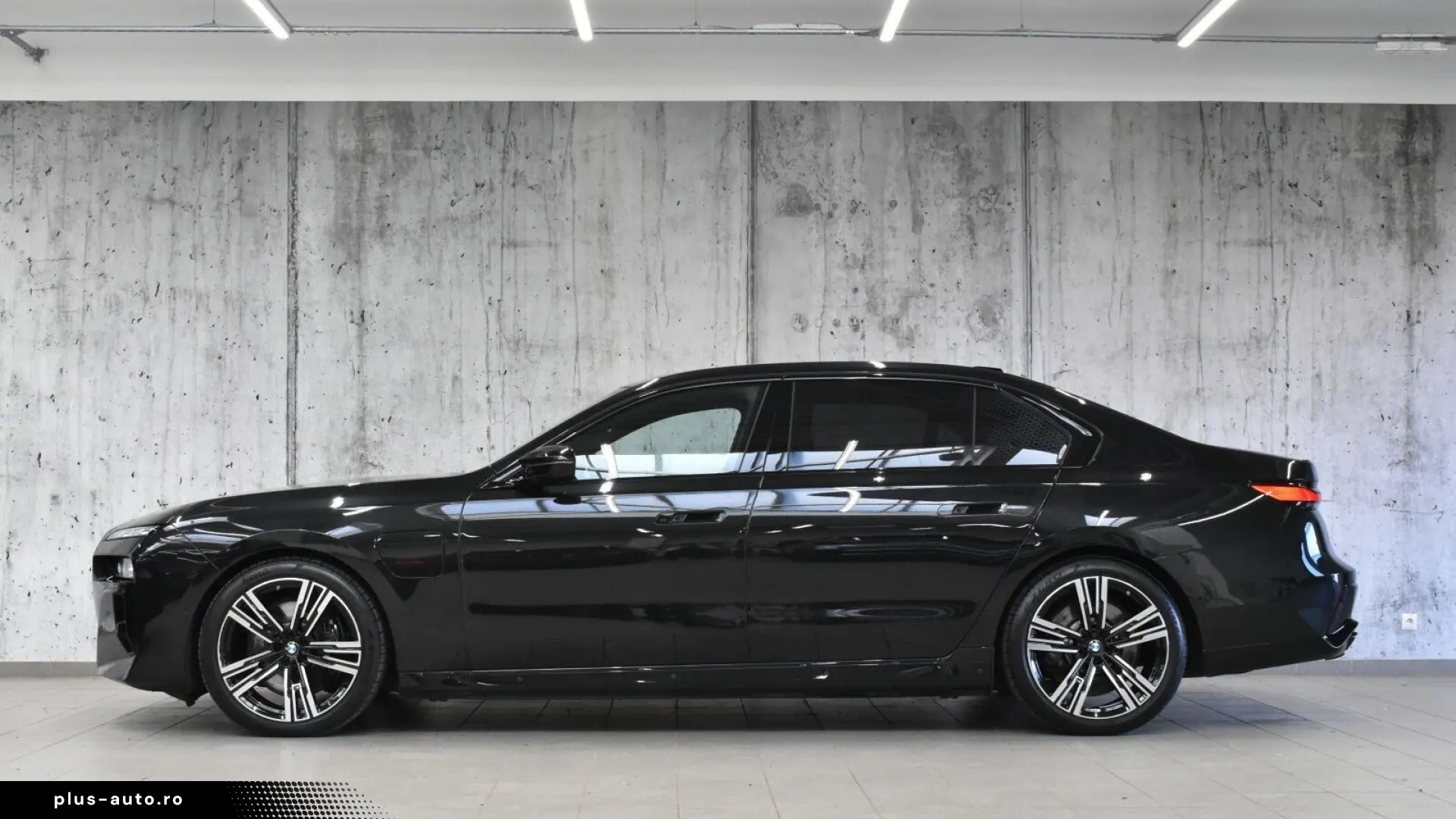 BMW 760e xDrive 571 CP Executive Lounge Masaj