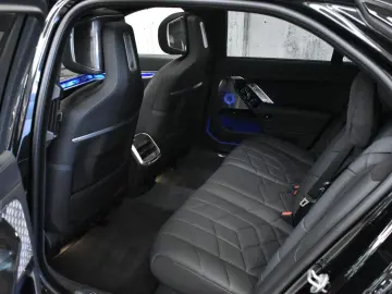 BMW 760e xDrive 571 CP Executive Lounge Masaj