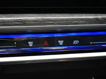 BMW 760e xDrive 571 CP Executive Lounge Masaj