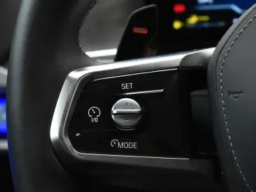 BMW 760e xDrive 571 CP Executive Lounge Masaj
