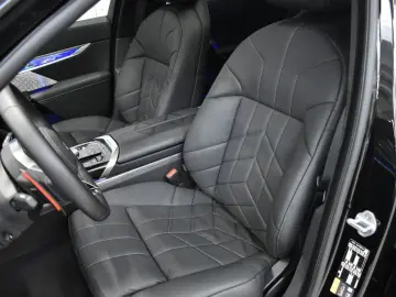 BMW 760e xDrive 571 CP Executive Lounge Masaj