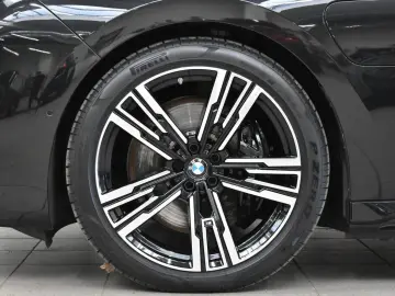 BMW 760e xDrive 571 CP Executive Lounge Masaj