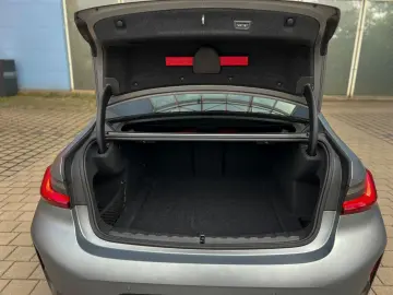 BMW 320d xDrive M Sport Pro Frozen Grau