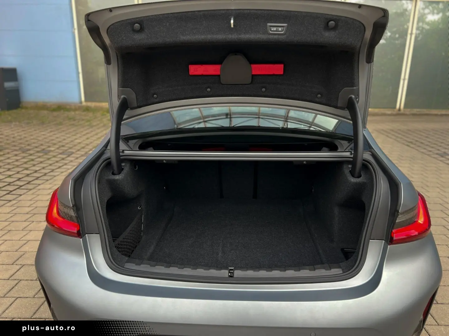 BMW 320d xDrive M Sport Pro Frozen Grau
