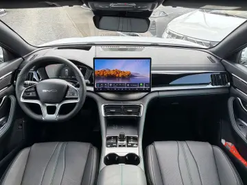 BYD SEAL U 238 kW 1.5 PHEV DM-i Design Allrad Pano