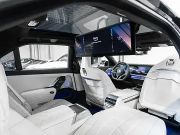 ✨ BMW M760e xDrive   Executive Lounge 571 CP ✨