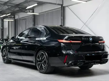 ✨ BMW M760e xDrive   Executive Lounge 571 CP ✨