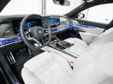 ✨ BMW M760e xDrive   Executive Lounge 571 CP ✨