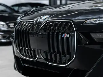 ✨ BMW M760e xDrive   Executive Lounge 571 CP ✨