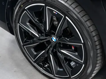 ✨ BMW M760e xDrive   Executive Lounge 571 CP ✨