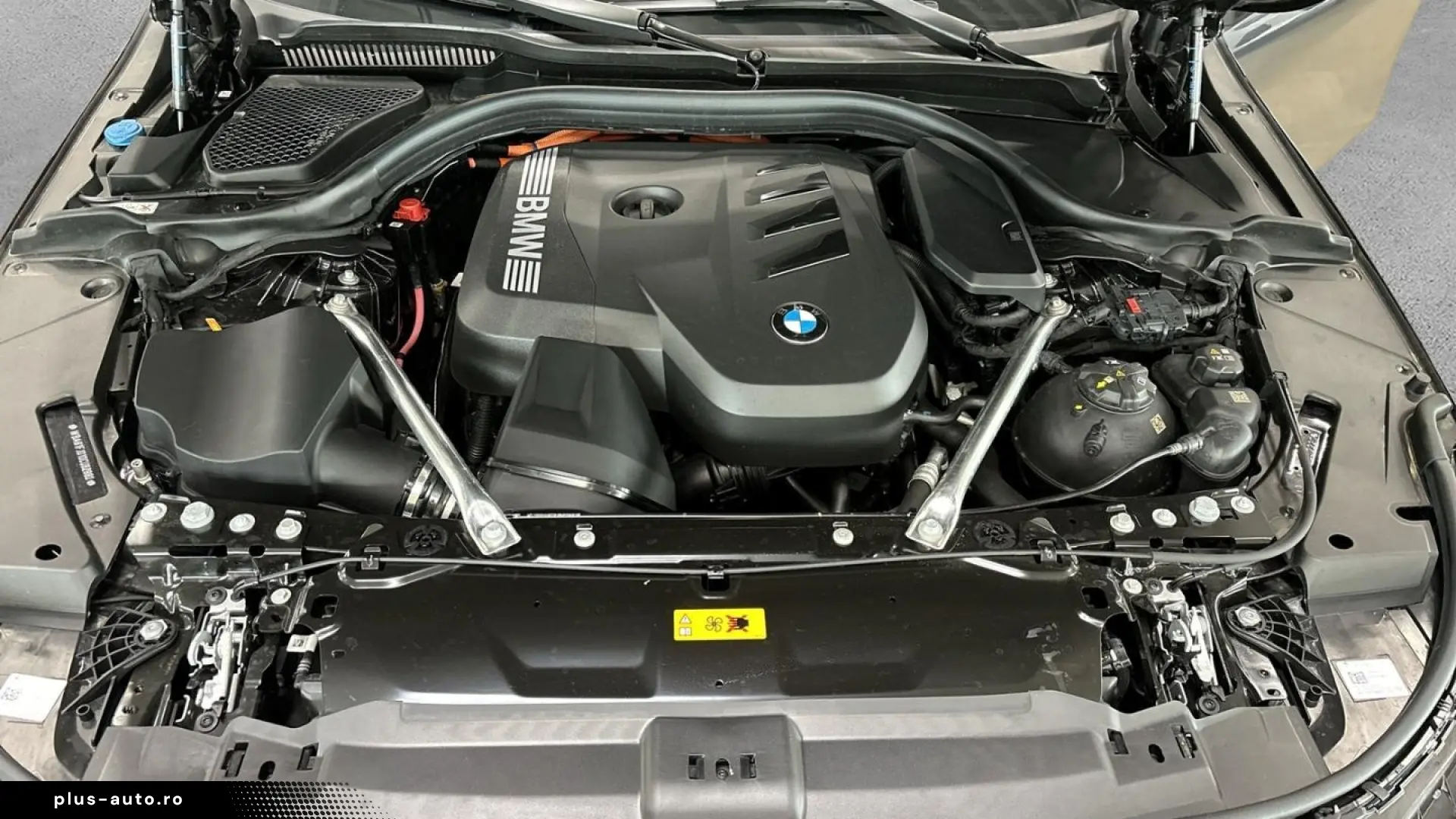 BMW 530e xDrive LIMO 19''LM LC PROF PANO SITZLÜFT 3