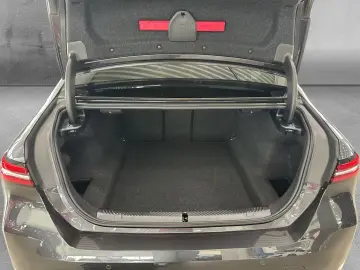 BMW 530e xDrive LIMO 19''LM LC PROF PANO SITZLÜFT 3