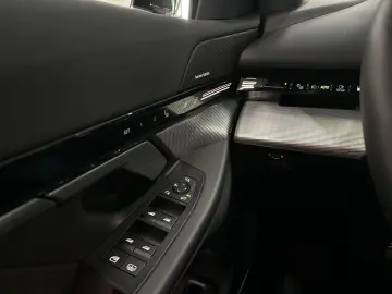 BMW 530e xDrive LIMO 19''LM LC PROF PANO SITZLÜFT 3
