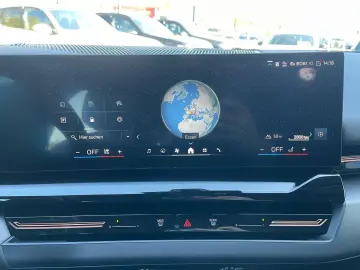 BMW 530e xDrive Touring    Autobahnass. 360  H&K HUD