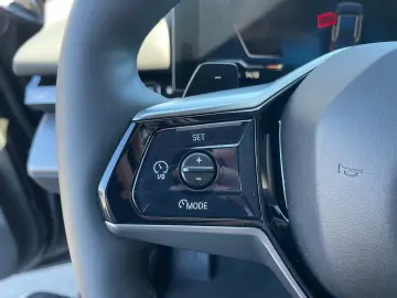 BMW 530e xDrive Touring    Autobahnass. 360  H&K HUD
