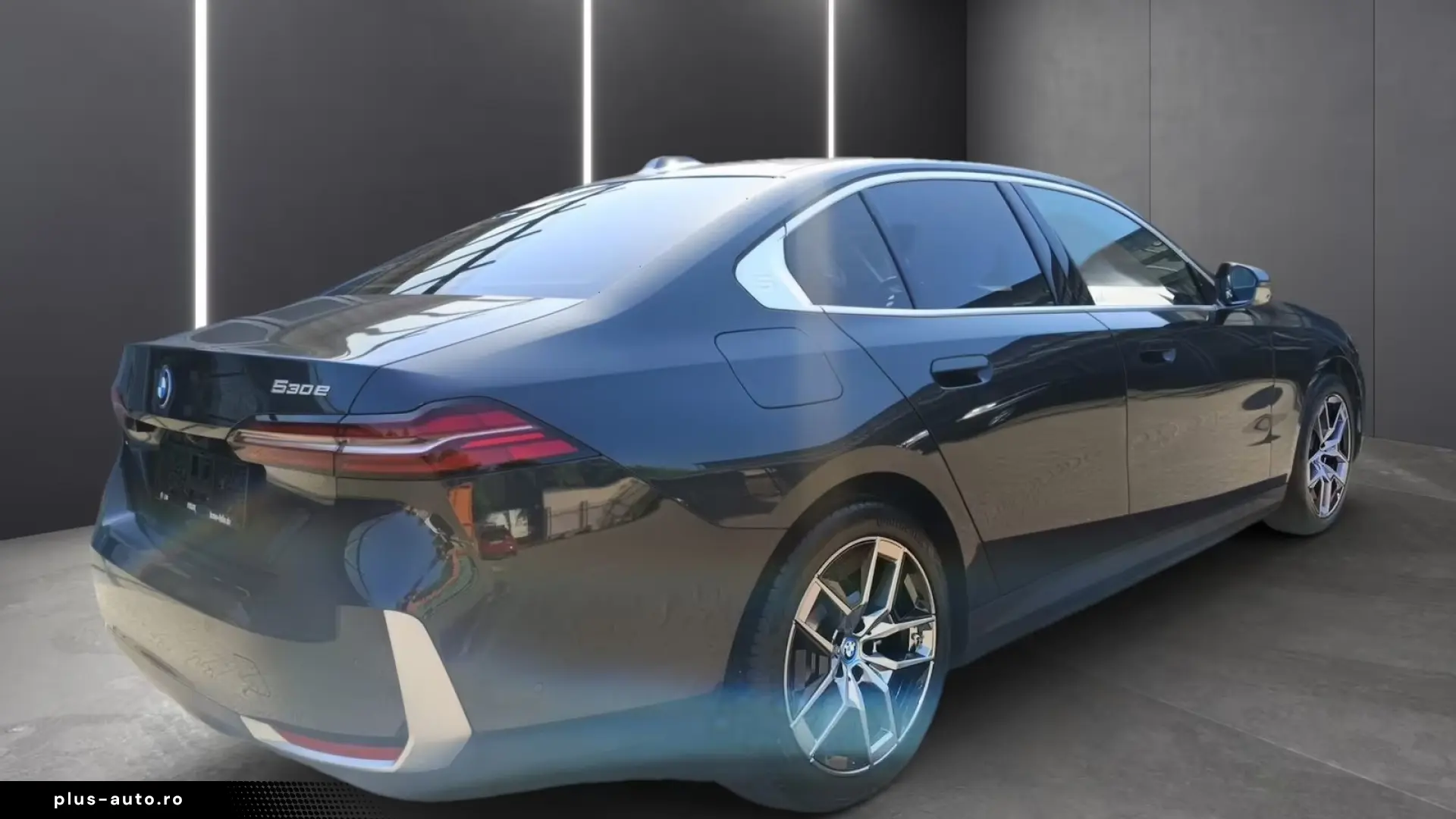 BMW 530e ICONIC GLOW 19 ALU KOMFORTSITZE