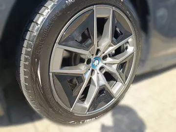 BMW 530e ICONIC GLOW 19 ALU KOMFORTSITZE