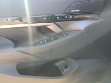 BMW 530e ICONIC GLOW 19 ALU KOMFORTSITZE