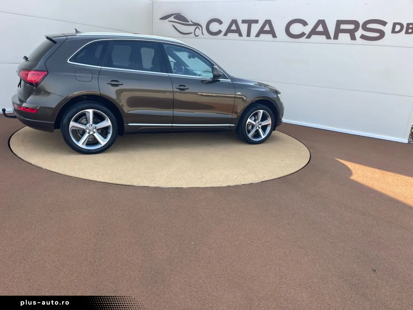 Audi Q5 2.0TDI  177CP  SLINE  BI-Xenon  Panoramic  Camera  K