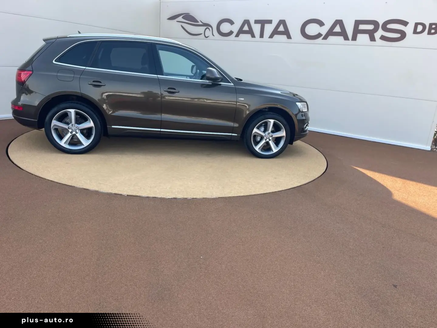 Audi Q5 2.0TDI  177CP  SLINE  BI-Xenon  Panoramic  Camera  K
