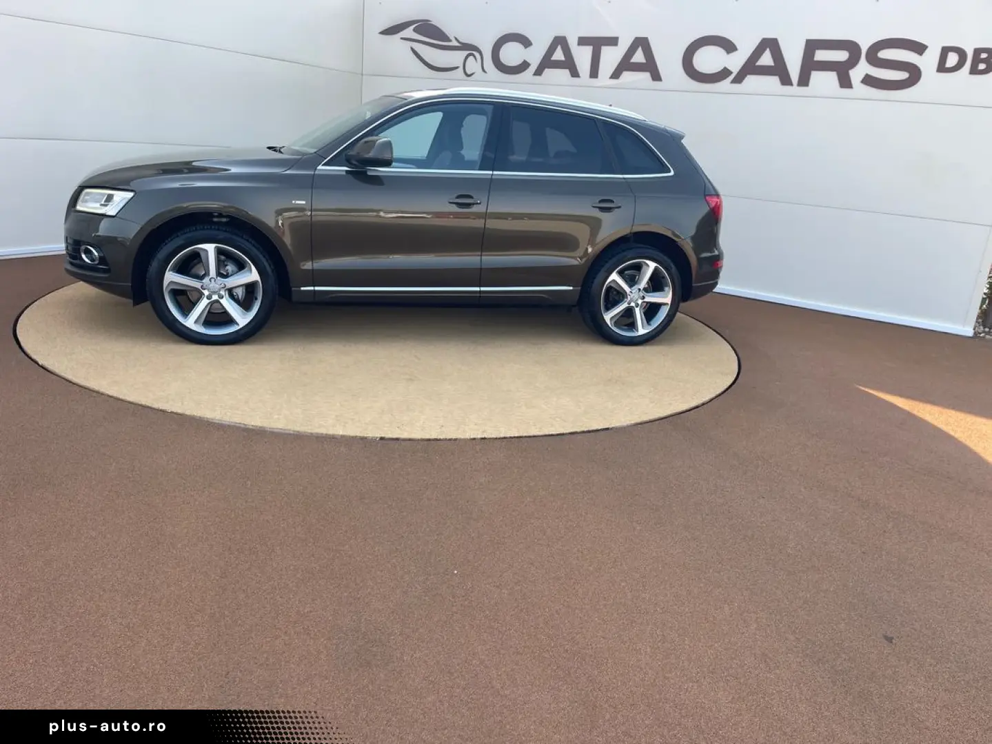 Audi Q5 2.0TDI  177CP  SLINE  BI-Xenon  Panoramic  Camera  K